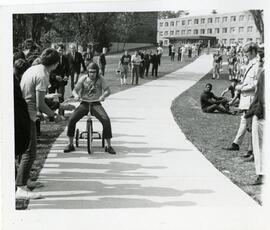 Tri-cycle race, 1969