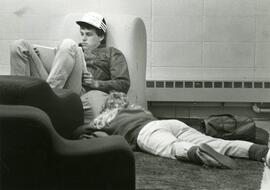 Students in the library, 1987.