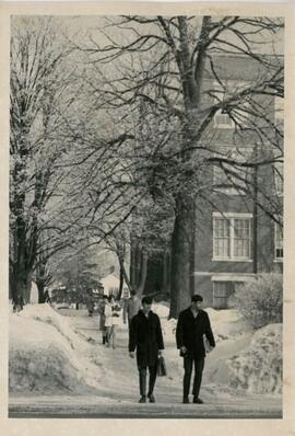 Students crossing Cascade Ave.