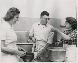 People in Rodli Commons making food, n.d.