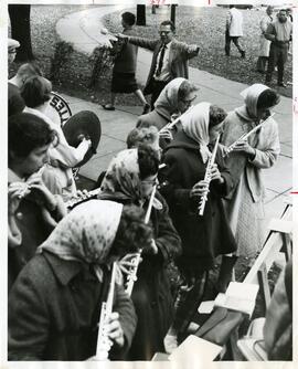 band playing, flutes