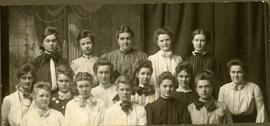 Class photograph, 1905.