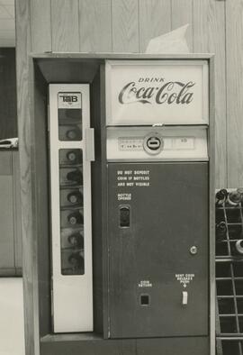 Image of a vending machine.