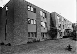 Residental apartment building in River Falls, 1990