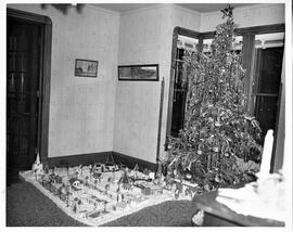 Hudson: residences, Peterson, Christmas tree, circa 1952