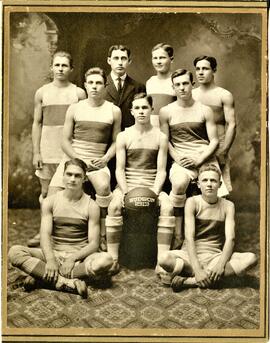 Hudson: schools, senior high, basketball team, back row, l to r, Hewy Bleier, John W. Burkholder, Wallace Gibson, Roland Nash, middle row, Platt Tourtelout, Sam Slaughter, Carl Anderson, front row, Harry Goldberg & Omar Michelsen, 1913