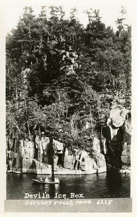 Devil's Ice Box, Taylors Falls, Minn.