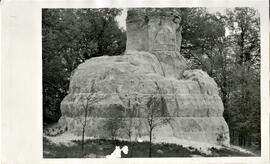 St. Croix County: Kinnickinnic Township, the monument, May 1974