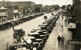 Street scene, New Richmond, Wisconsin