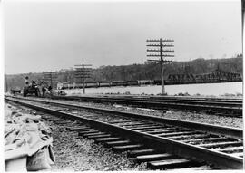 Hudson: railroads, train coming toward Hudson, undated