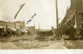 Market day, New Richmond, Wisconsin