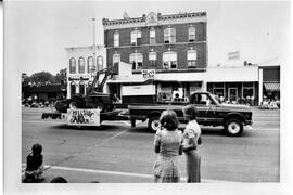 River Falls: events, parades, 1977